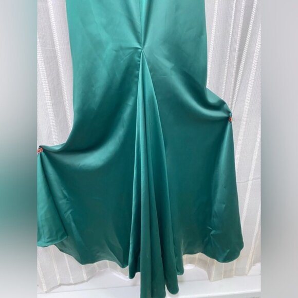 NWT GALINA SIGNATURE Satin Off-the-Shoulder Mermaid Juniper Green‎ Size 10 - Picture 9 of 16